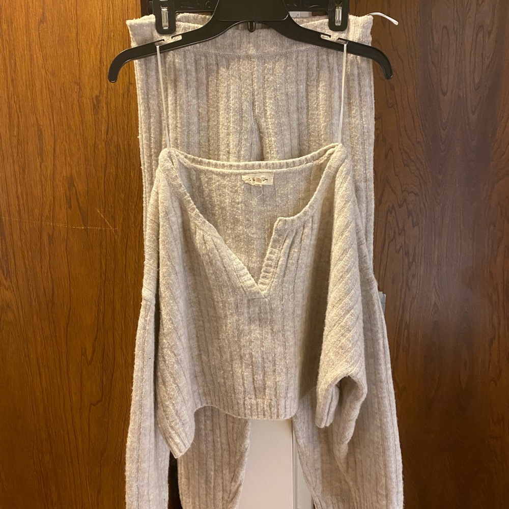 CUTE/COMFY LOUNGE SET